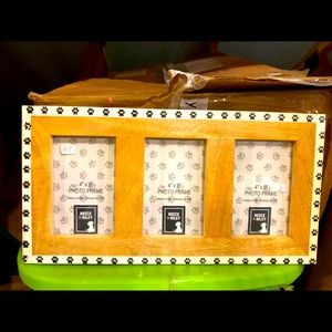 Picture Frame with paw print border